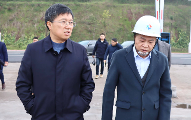 南溪區(qū)委書記、南溪經(jīng)開區(qū)黨工委書記劉剛率隊調(diào)研遠東股份宜賓智能產(chǎn)業(yè)園